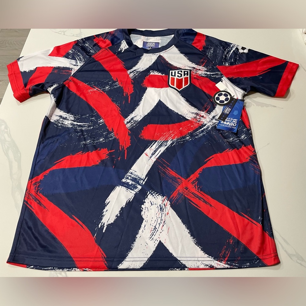 Team USA Soccer / Football Men’s Jersey Shirts (Large) Retails For $70